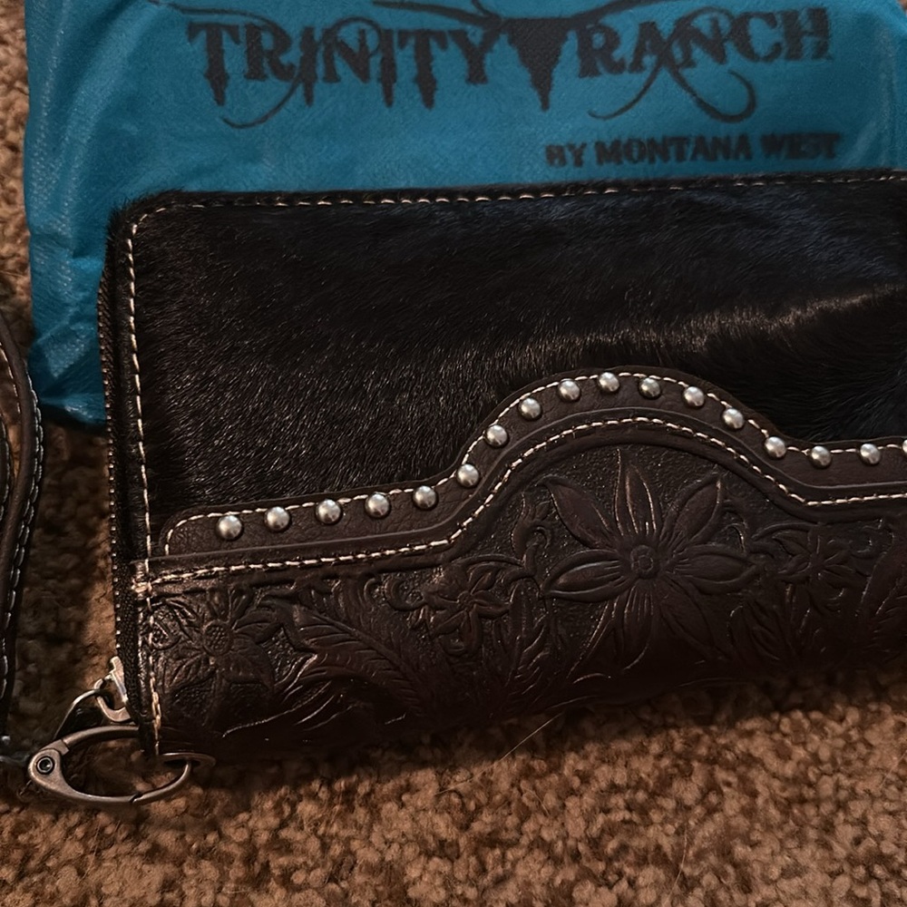 New Trinity Ranch Wallet Wristlet - Picture 2 of 4